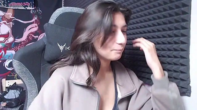 Snapshot of Elfy_Rare_ chatting on November 15, 2025, 8:02 pm Elfy Rare online show from November 15, 2025, 8:02 pm