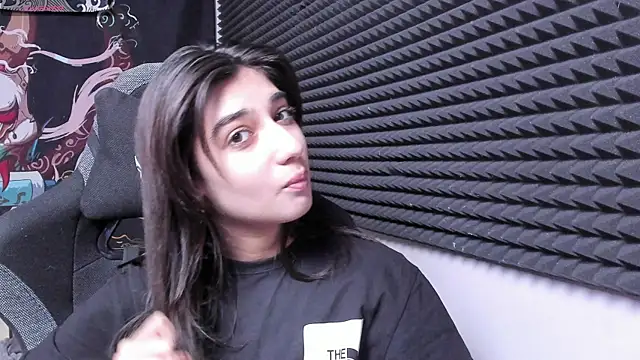 Snapshot of Elfy_Rare_ chatting on November 21, 2025, 8:19 pm Elfy Rare online show from November 21, 2025, 8:19 pm