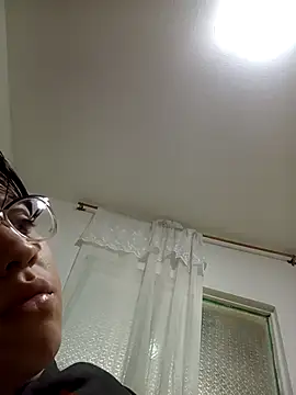 Snapshot of lareinalareinadelanal chatting on November 8, 2025, 1:14 pm lareinalareinadelanal online show from November 8, 2025, 1:14 pm