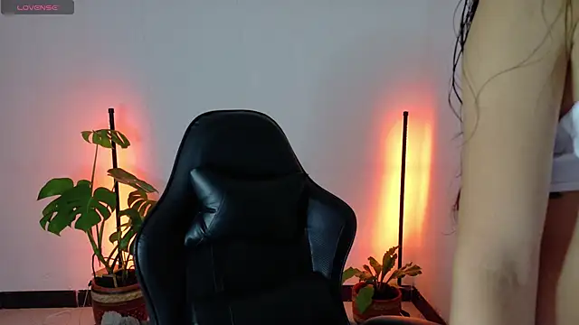 Sarasavage online show from February 3, 2026, 11:48 am