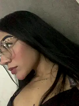 ElaRose 12 online show from November 5, 2025, 6:55 pm