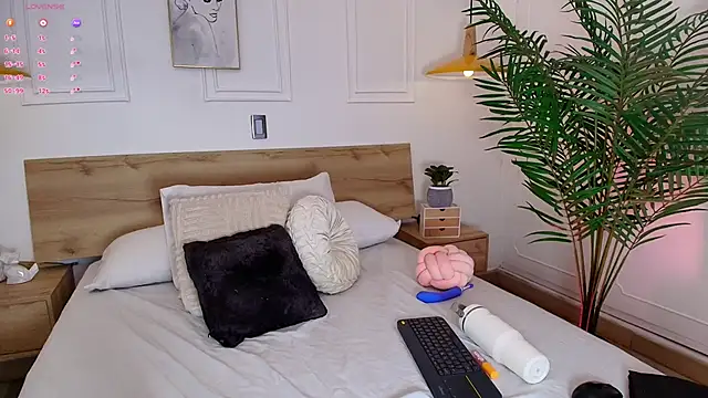 Snapshot of Mariee_rosee chatting on June 12, 2026, 3:48 am Mariee rosee online show from June 12, 2026, 3:48 am
