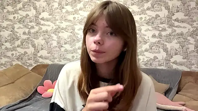Snapshot of CoralinaEastoy chatting on September 9, 2025, 9:35 pm CoralinaEastoy online show from September 9, 2025, 9:35 pm
