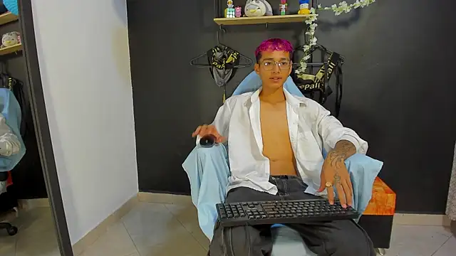 Snapshot of CharlieeBlak3 chatting on January 9, 2026, 7:32 pm CharlieeBlak3 online show from January 9, 2026, 7:32 pm