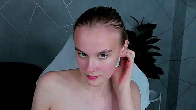 Carolin Miller online show from November 15, 2025, 10:47 pm