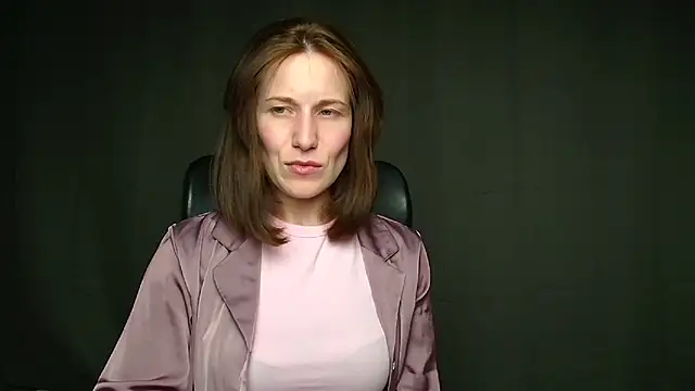 Kelly Kisss online show from January 14, 2026, 1:04 pm