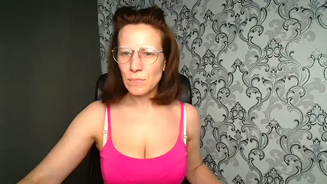 Snapshot of Kelly_Kisss chatting on July 4, 2026, 8:21 am Kelly Kisss online show from July 4, 2026, 8:21 am