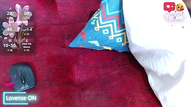 naomi powel online show from September 30, 2025, 3:23 am