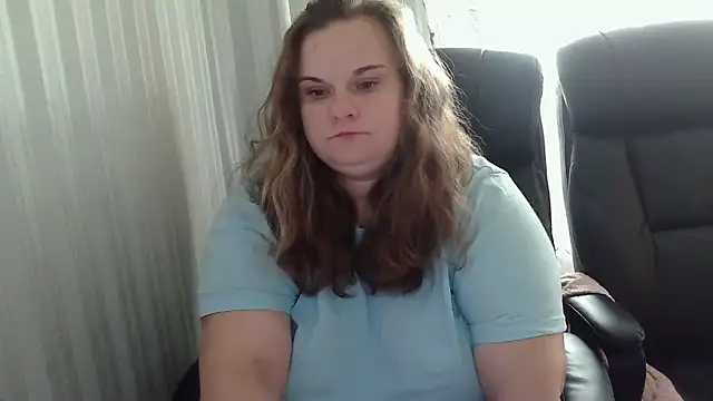 Snapshot of HollyXEva chatting on September 28, 2025, 10:22 am HollyXEva online show from September 28, 2025, 10:22 am