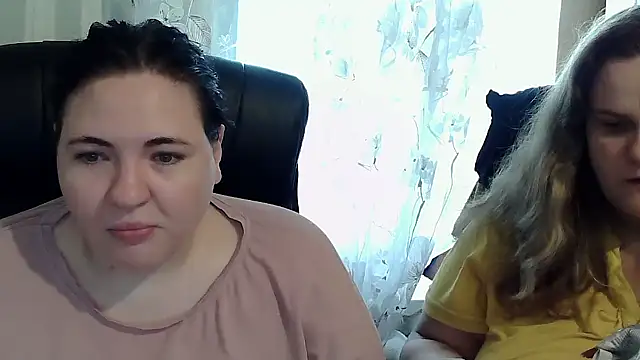 Snapshot of HollyXEva chatting on September 19, 2025, 2:21 pm HollyXEva online show from September 19, 2025, 2:21 pm