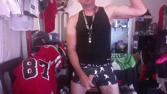 Snapshot of DILFJockDad87 chatting on September 20, 2025, 5:40 pm DILFJockDad87 online show from September 20, 2025, 5:40 pm