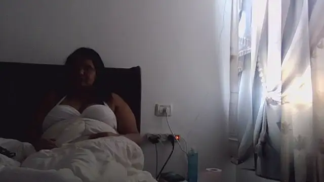 Snapshot of maayanlevi2 chatting on February 21, 2026, 11:23 am maayanlevi2 online show from February 21, 2026, 11:23 am