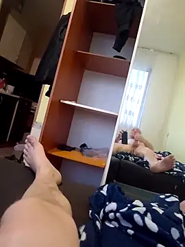 Snapshot of ToughDraft14 chatting on February 1, 2026, 10:19 pm ToughDraft14 online show from February 1, 2026, 10:19 pm