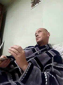 Snapshot of ToughDraft14 chatting on October 1, 2025, 9:47 am ToughDraft14 online show from October 1, 2025, 9:47 am