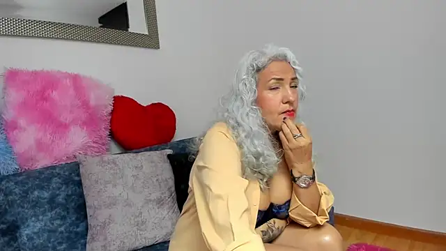 marilyn70 online show from November 13, 2025, 8:57 pm