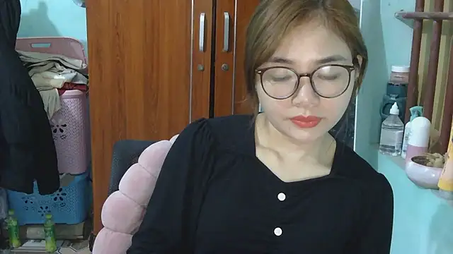 Uhem112 online show from November 6, 2025, 12:47 am