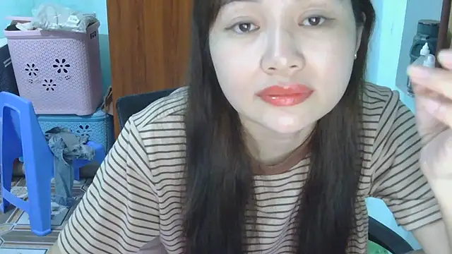 Uhem112 online show from October 9, 2025, 1:22 pm