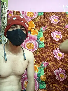 Seducing couple online show from May 24, 2026, 5:07 am