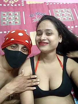 Snapshot of Seducing_couple chatting on September 19, 2025, 4:16 am Seducing couple online show from September 19, 2025, 4:16 am