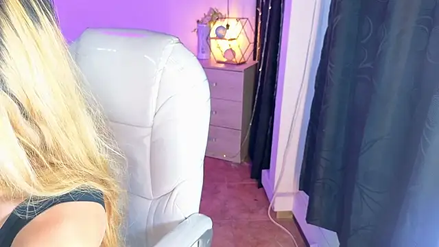 Snapshot of Jennaa_Cooper chatting on October 17, 2025, 7:15 pm Jennaa Cooper online show from October 17, 2025, 7:15 pm