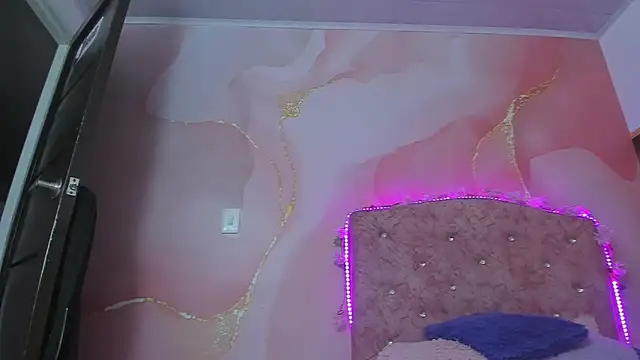 Snapshot of violet_taylor_ chatting on November 15, 2025, 2:15 am violet taylor online show from November 15, 2025, 2:15 am