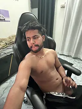 Kartikkartik8595 online show from April 12, 2026, 10:46 pm