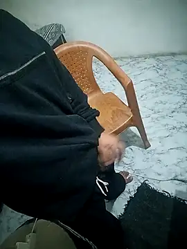 Kartikkartik8595 online show from December 2, 2025, 7:04 pm