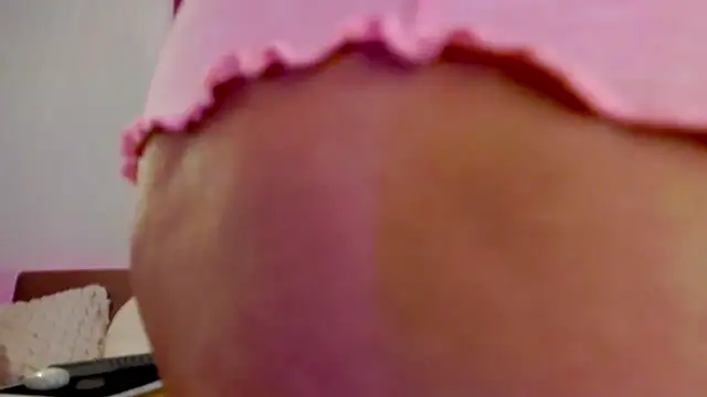 Snapshot of oliviathea chatting on April 20, 2026, 12:57 am oliviathea online show from April 20, 2026, 12:57 am