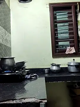 Snapshot of papukurty chatting on April 7, 2026, 3:36 pm papukurty online show from April 7, 2026, 3:36 pm