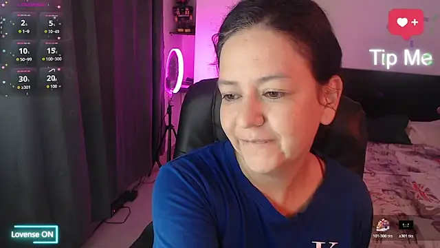 Snapshot of Abbyjoness21 chatting on November 6, 2025, 10:19 am Abbyjoness21 online show from November 6, 2025, 10:19 am