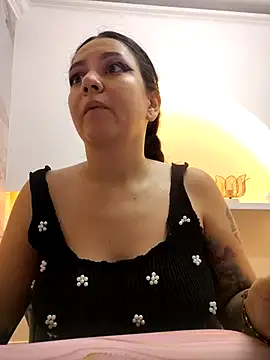 Snapshot of Abbyjoness21 chatting on October 31, 2025, 8:05 pm Abbyjoness21 online show from October 31, 2025, 8:05 pm