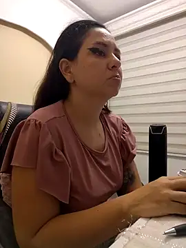 Snapshot of Abbyjoness21 chatting on October 27, 2025, 10:11 pm Abbyjoness21 online show from October 27, 2025, 10:11 pm