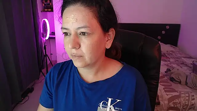 Snapshot of Abbyjoness21 chatting on October 30, 2025, 10:13 am Abbyjoness21 online show from October 30, 2025, 10:13 am