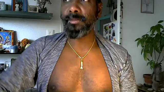 Snapshot of frenchblackc31 chatting on January 9, 2026, 12:56 pm frenchblackc31 online show from January 9, 2026, 12:56 pm