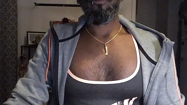 Snapshot of frenchblackc31 chatting on October 13, 2025, 6:09 pm frenchblackc31 online show from October 13, 2025, 6:09 pm