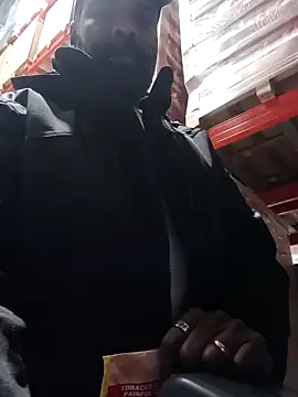 Snapshot of frenchblackc31 chatting on December 15, 2025, 9:04 am frenchblackc31 online show from December 15, 2025, 9:04 am