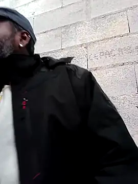 Snapshot of frenchblackc31 chatting on December 16, 2025, 12:42 pm frenchblackc31 online show from December 16, 2025, 12:42 pm