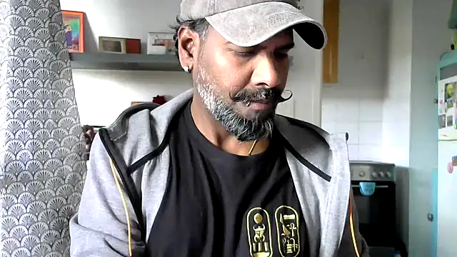 Snapshot of frenchblackc31 chatting on May 13, 2026, 8:43 am frenchblackc31 online show from May 13, 2026, 8:43 am