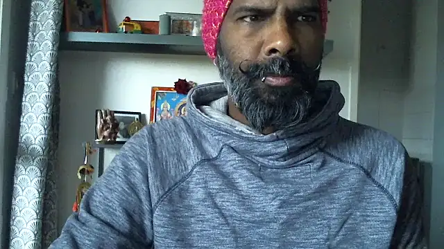 Snapshot of frenchblackc31 chatting on December 20, 2025, 9:12 am frenchblackc31 online show from December 20, 2025, 9:12 am