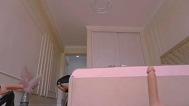 Snapshot of lori_leen_ chatting on April 27, 2026, 7:28 am lori leen online show from April 27, 2026, 7:28 am
