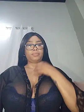 MadamPinky online show from May 29, 2026, 6:36 pm