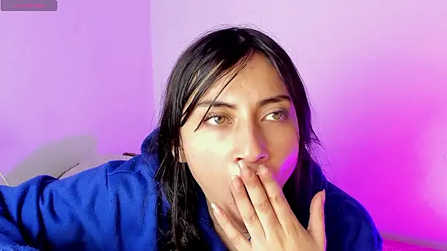 Alanaloiiss  online show from March 11, 2026, 3:28 pm