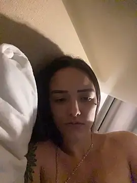 Casal Wedd online show from November 17, 2025, 9:52 pm