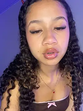 jadee8 online show from October 5, 2025, 1:40 am