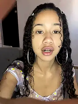 jadee8 online show from November 21, 2025, 2:27 pm