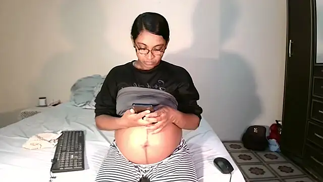 Snapshot of indiansweetflava chatting on April 24, 2026, 11:56 am indiansweetflava online show from April 24, 2026, 11:56 am