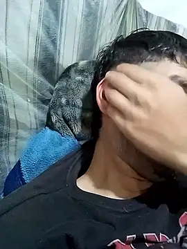 jjhojan11 online show from January 12, 2026, 12:50 am