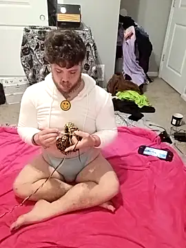 Snapshot of Kiami_Noara chatting on February 9, 2026, 4:21 am Kiami Noara online show from February 9, 2026, 4:21 am