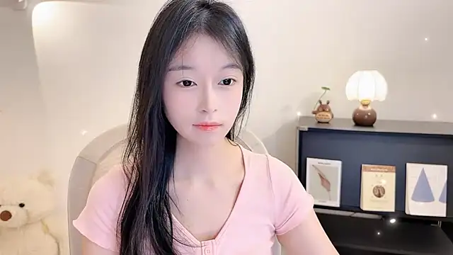 Onechestnut online show from November 12, 2025, 10:30 am