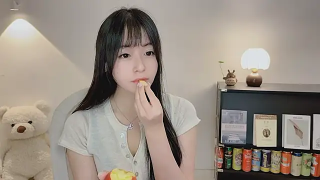 Onechestnut online show from June 7, 2026, 11:15 am